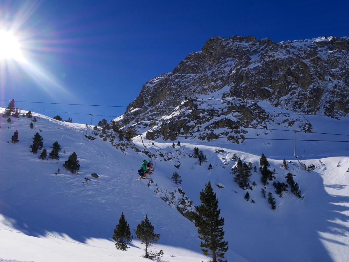 Hotel La Montagne Fleurie バレージュ エクステリア 写真