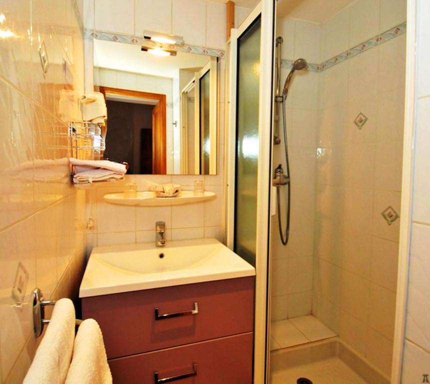 Hotel La Montagne Fleurie バレージュ 部屋 写真